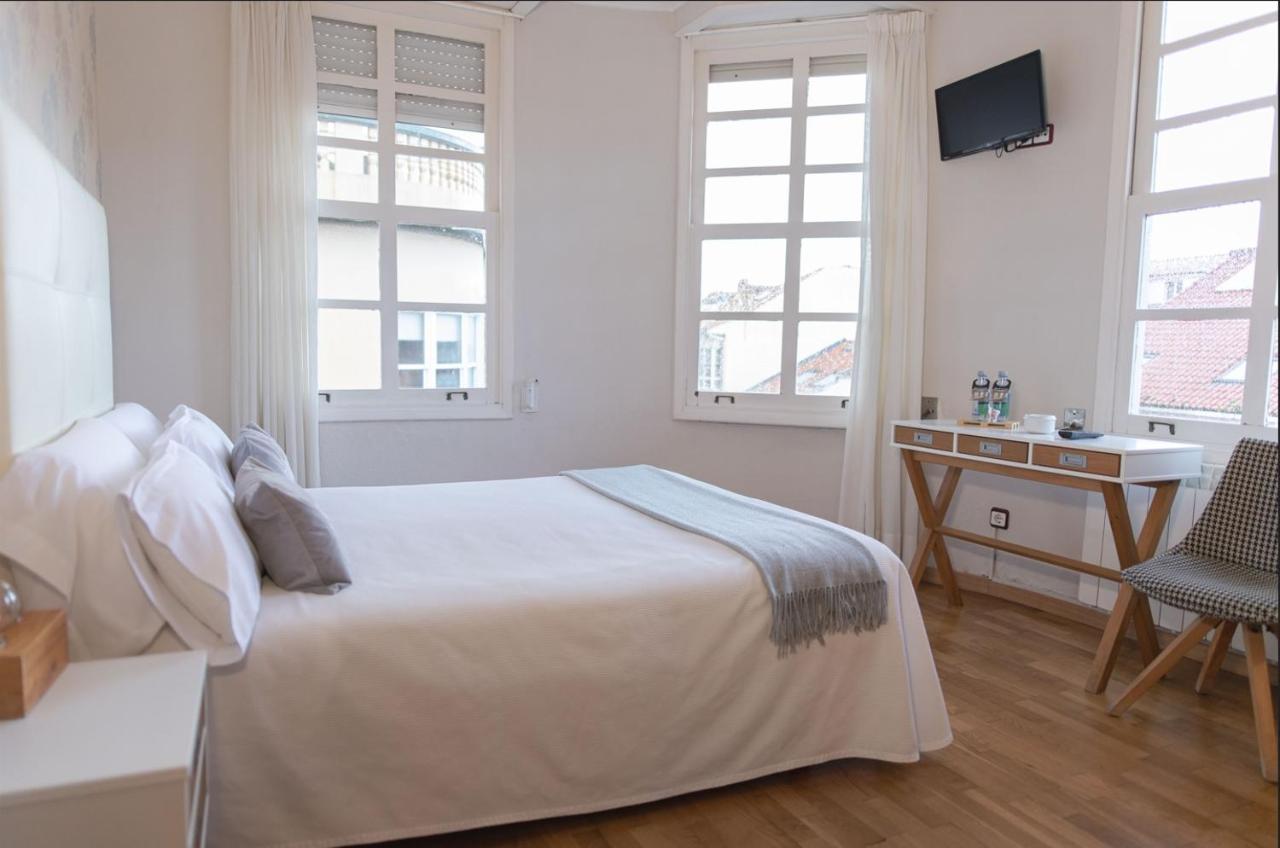 Hostal Zahara Ferrol Exteriör bild