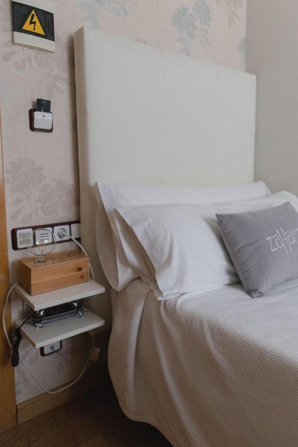 Hostal Zahara Ferrol Exteriör bild