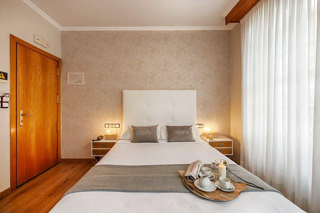 Hostal Zahara Ferrol Exteriör bild