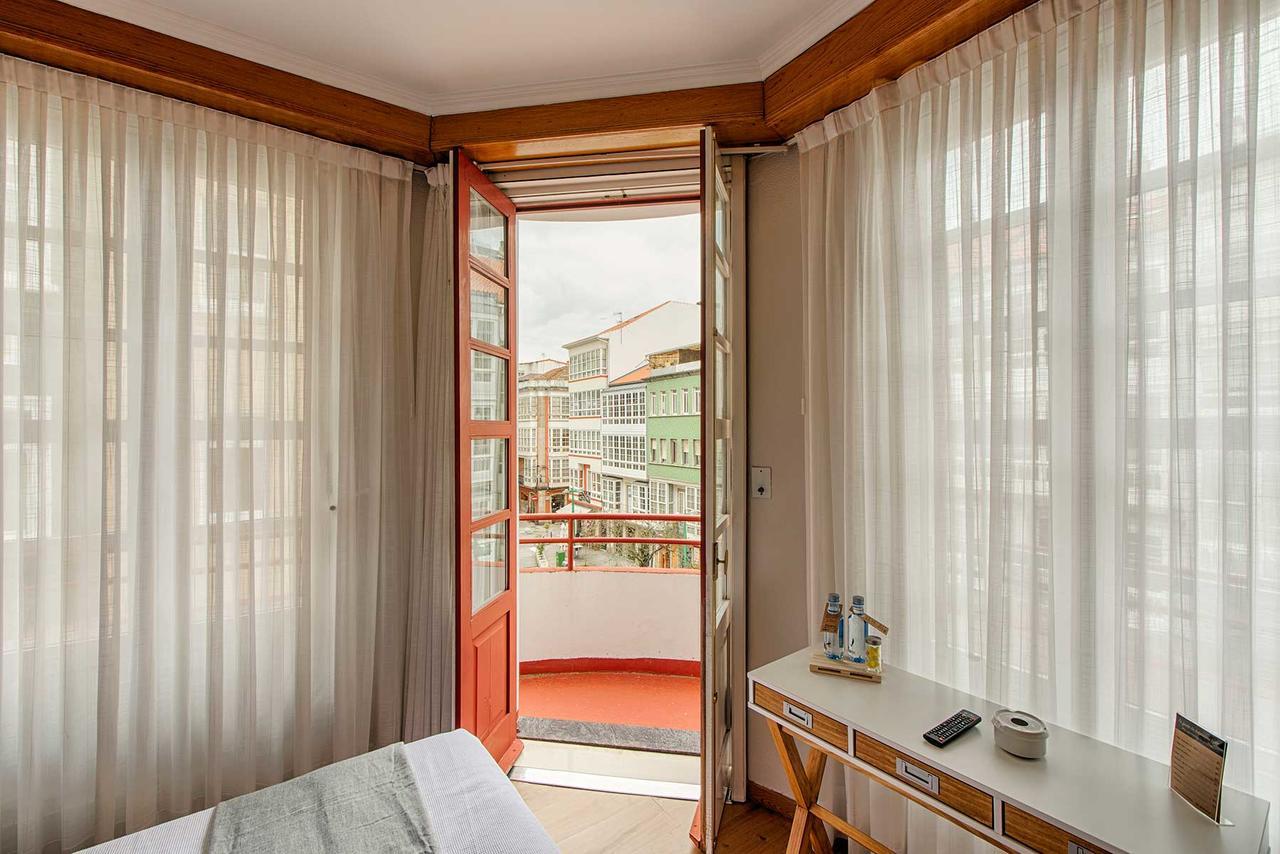 Hostal Zahara Ferrol Exteriör bild