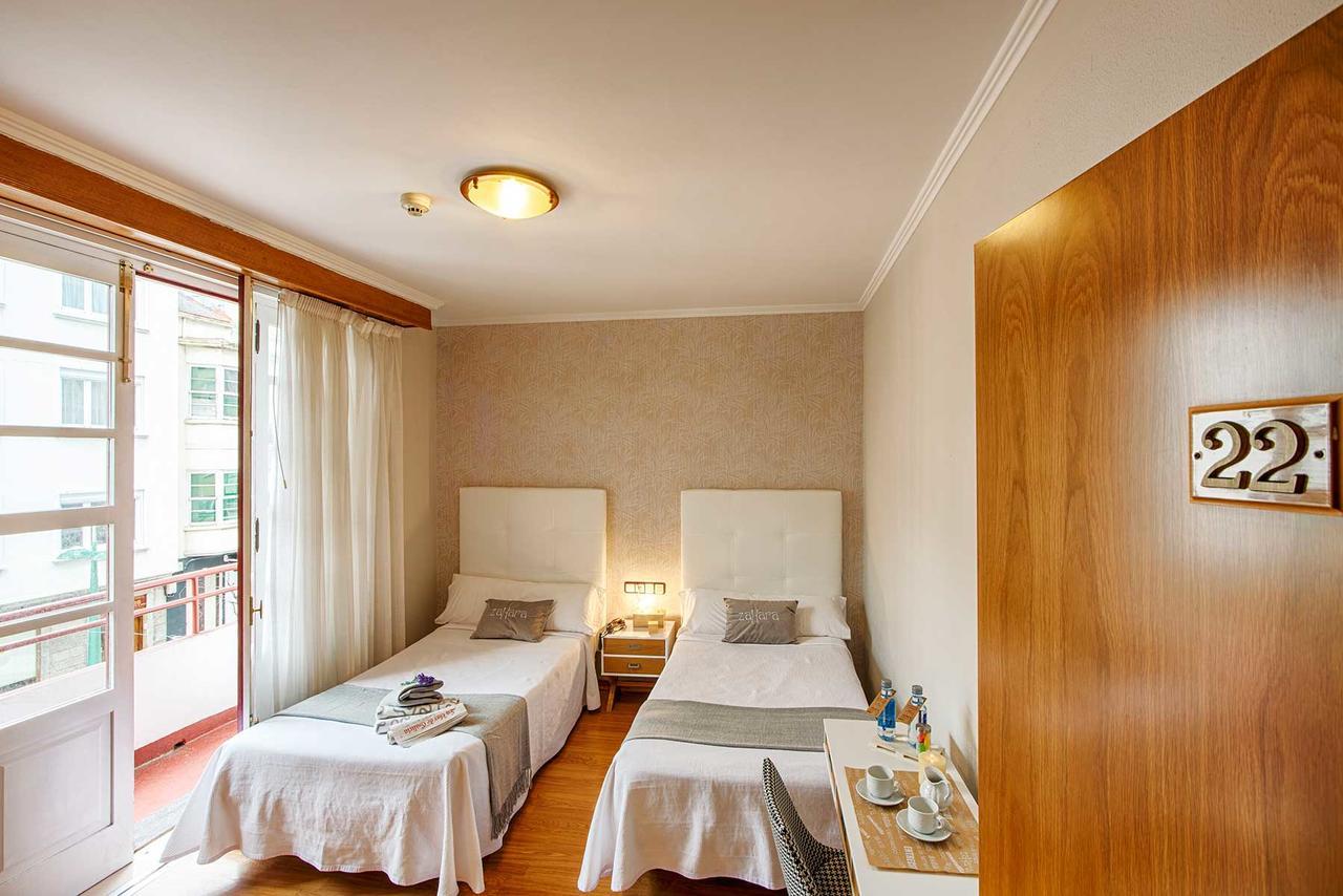 Hostal Zahara Ferrol Exteriör bild